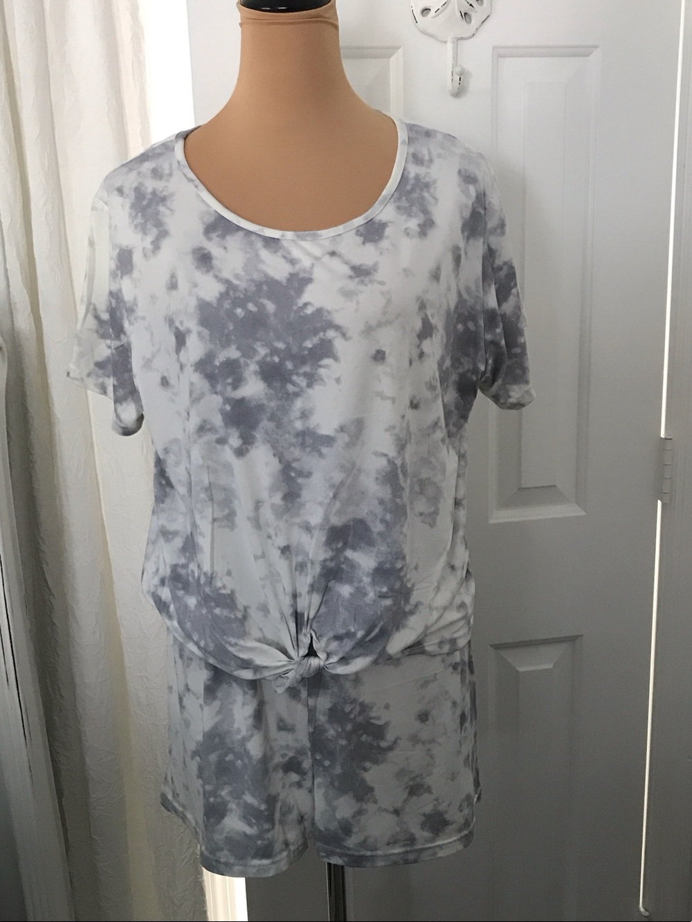 Tie-Dye Short Sleeve Pajama Set in Gray and White